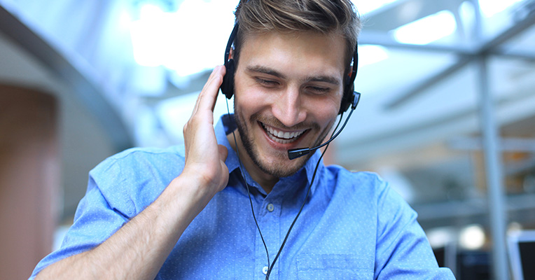 تماس با امید ولوو